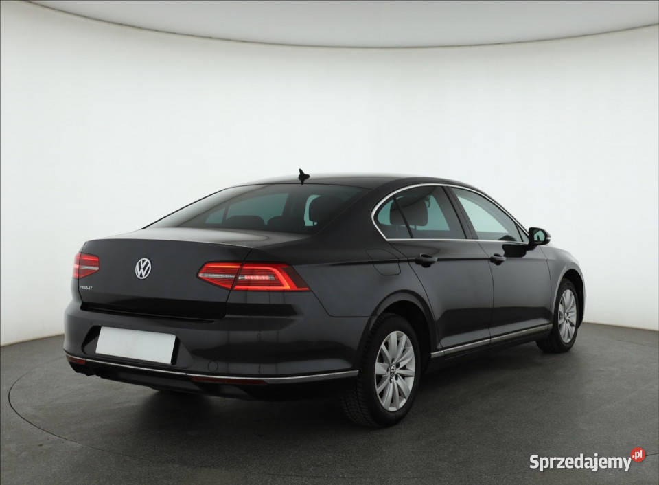VW Passat 18 TSI Rok produkcji 2017 Passat Piaseczno