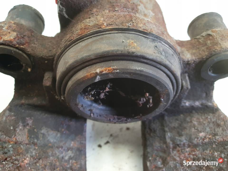 Volvo XC60 I PRZEDNI ZACISK HAMULCOWY lewy przód