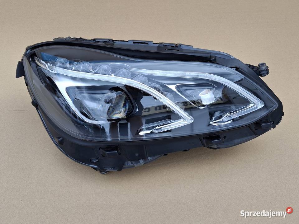 MERCEDES EKLASA W212 REFLEKTOR PRAWY FULL LED osobowe Bieleń