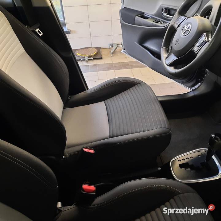 Toyota Yaris hybryda automat stan perfekcyjny Yaris