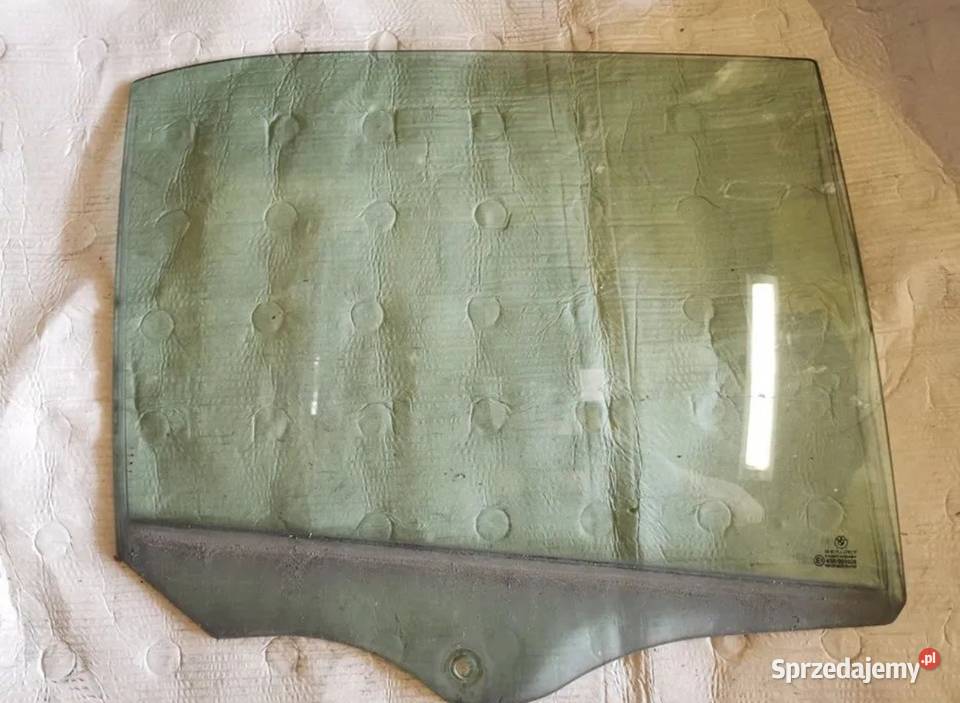 Szyba prawy tył BMW E38