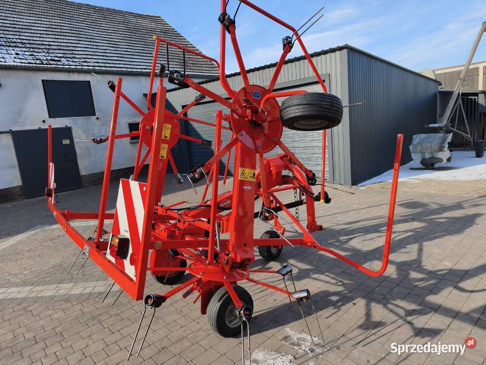 Przetrząsarka KUHN 5202 nowy model Rusko