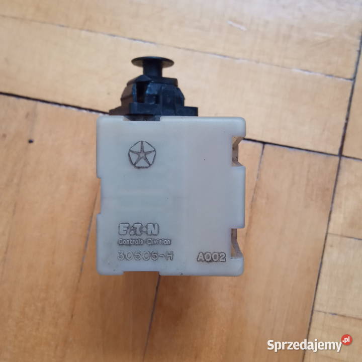 Jeep Grand Cherokee II WJ Czujnik Stop 04671335