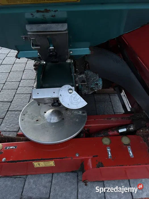 Rozsiewacz do nawozów sulky DPAXL 2400 Prandocin-Iły