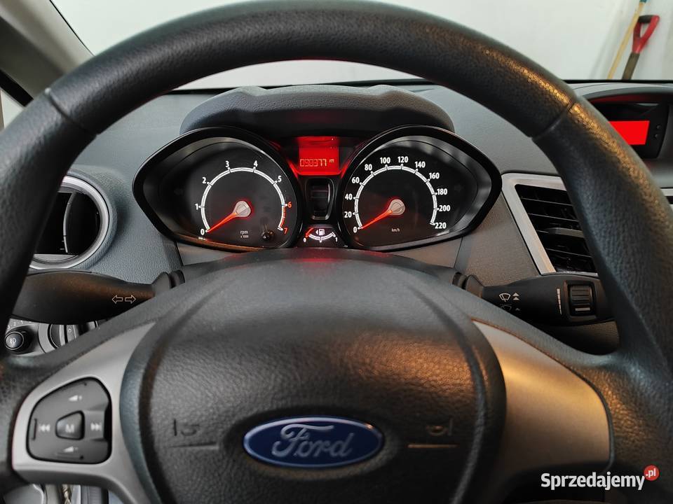 Ford Fiesta 14 benzyna 100 z polskiego salonu I klimatyzacja sprzedam