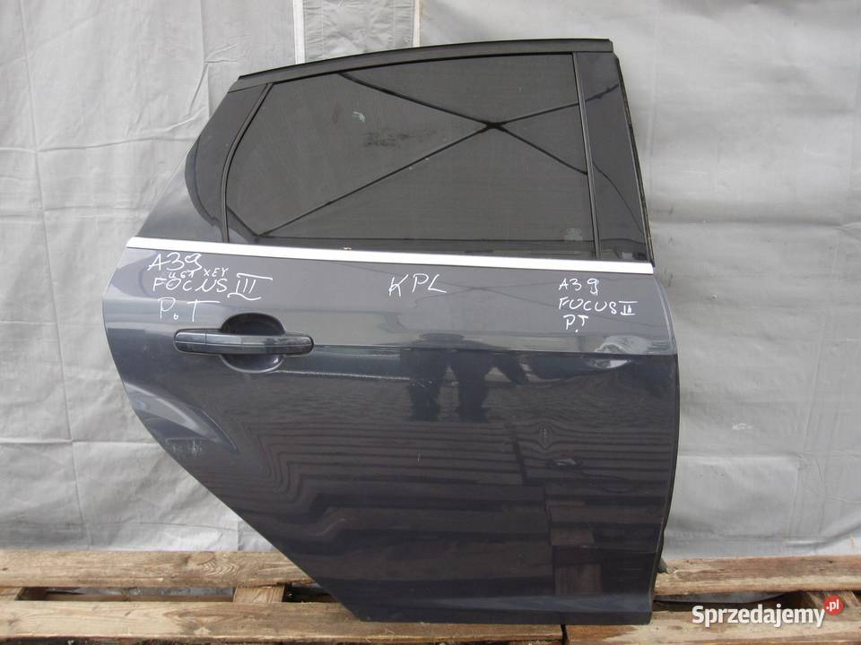 FORD FOCUS MK3 III 11r drzwi prawe tył kompletne świętokrzyskie