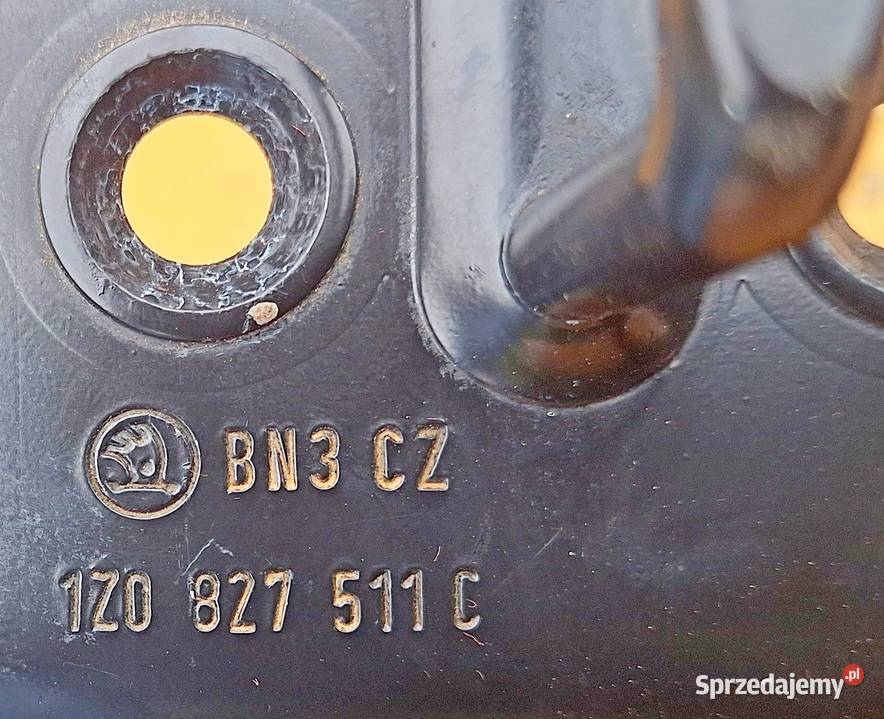 SKODA OCTAVIA II ZAMEK POKRYWY BAGAŻNIKA osobowe Radom sprzedam