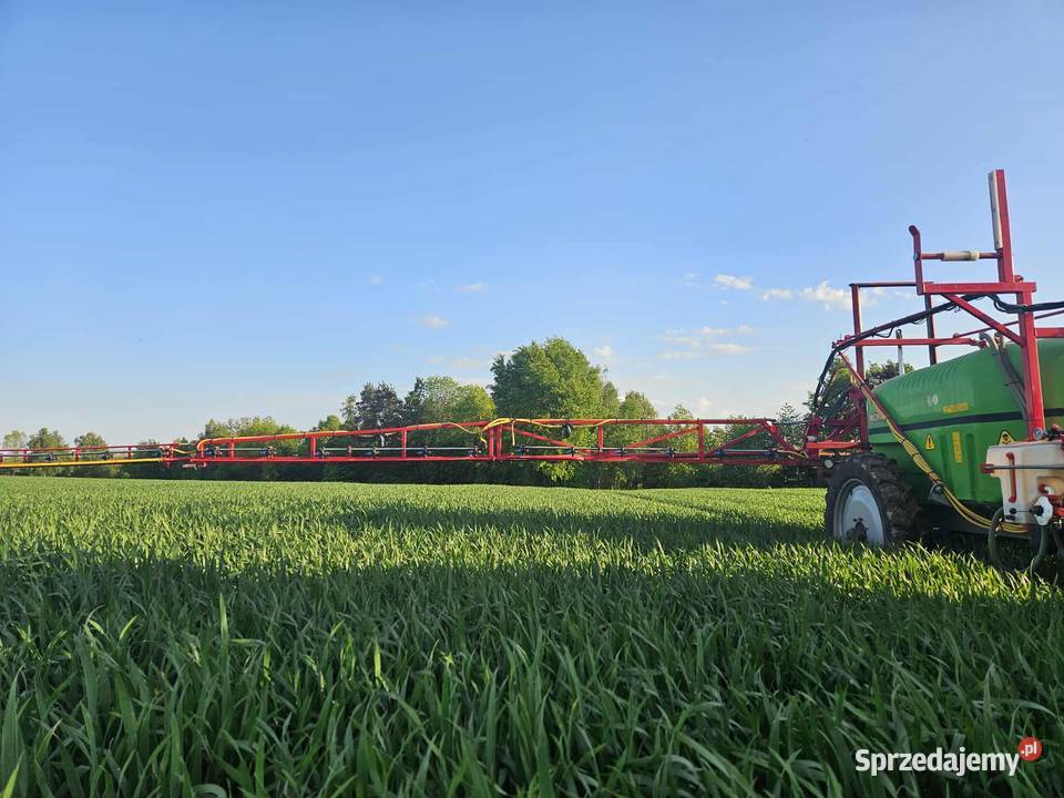 Opryskiwacz polowy ciągany