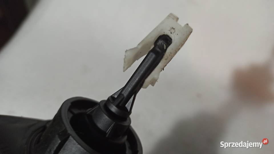 Pompa sprzęgła Volvo C30 C70 II S40 II V50 16 18 osobowe Dębica