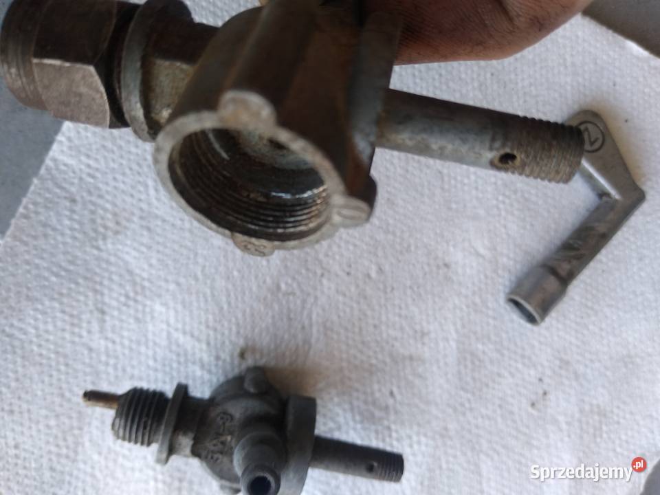 SHL komar WSK kraniki SW9 pozostałość prl Kruszwica