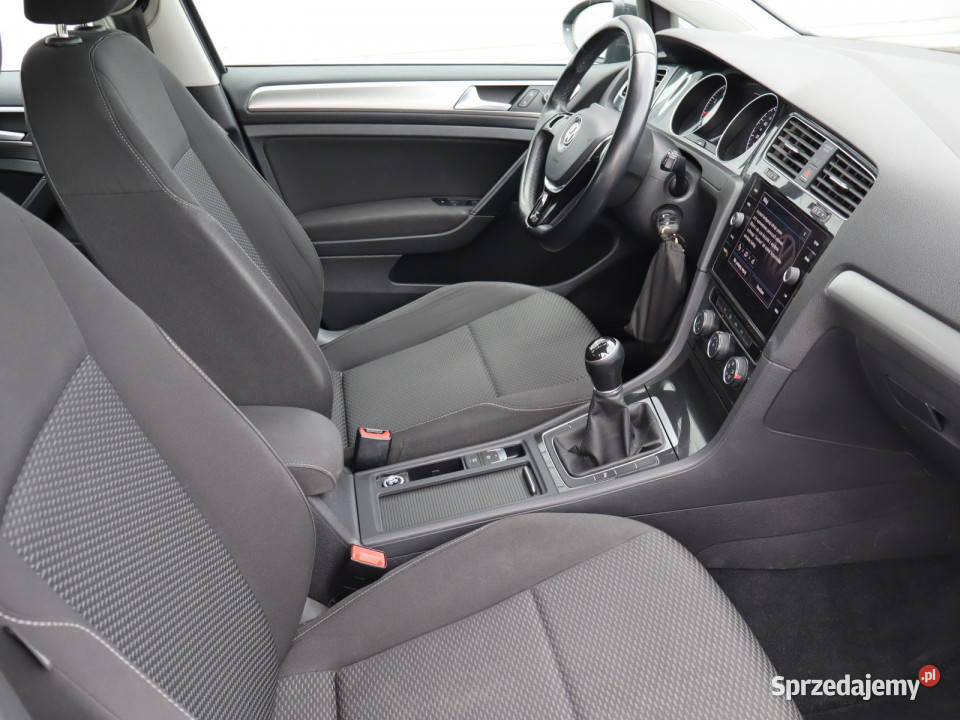 VW Golf 10 TSI sprzedam