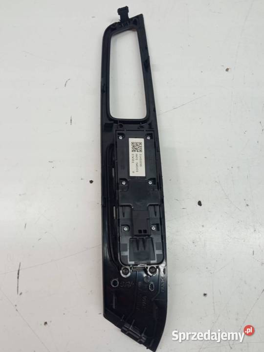 PRZEŁĄCZNIK SZYB LEWY KIEROWCY 31453266 Volvo