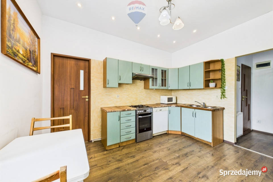 Na sprzedaż 2 pokoje garaż piwnica ogródek Jaroszówka