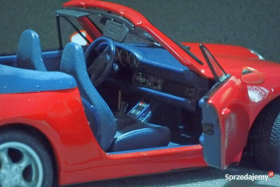 Porsche 911 Carrera Cabriolet 1994 118 Maisto Lubin