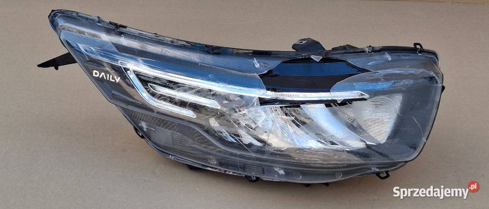 IVECO DAILY LIFT 19 REFLEKTOR PRAWY FULL LED Bieleń