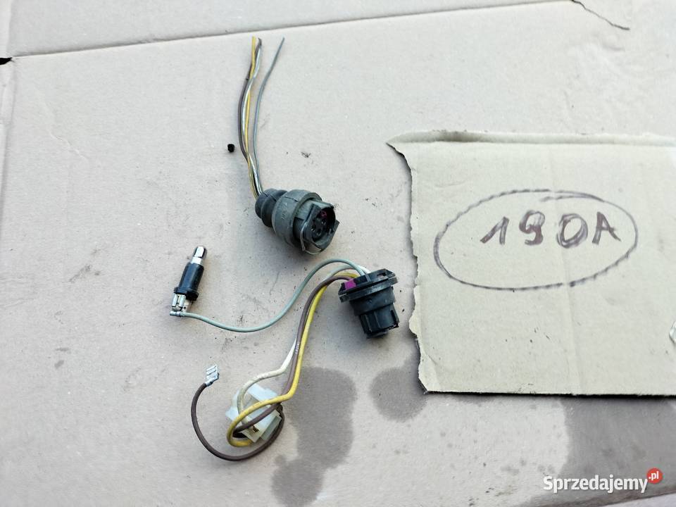 Audi 80 B4 80B4 KOSTKA WTYCZKA WIĄZKA LAMPY Kamień-Kolonia sprzedam