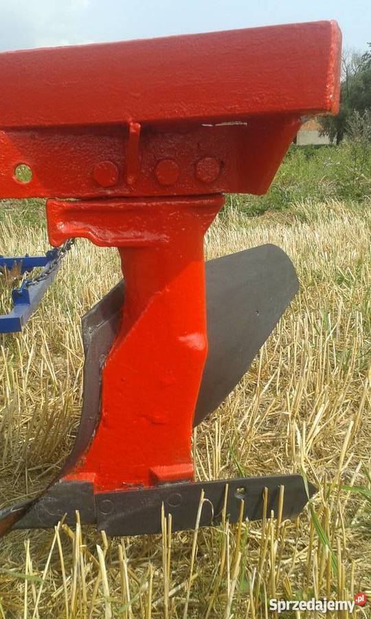Pług czteroskibowy z kolczatką nieuszkodzony Chotów