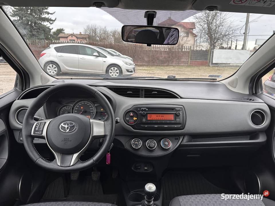 Toyota Yaris 13 benz 99KlimaIsofixSalon nieuszkodzony Warszawa