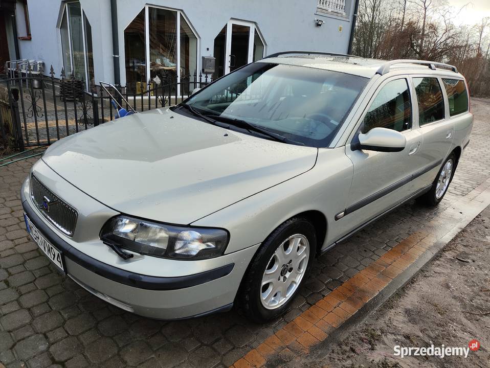 Volvo V70 II 25 diesel 2000r 140 103kW manual V70 Warka