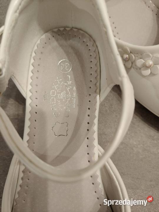 Sprzedam albę dziewczynki Września