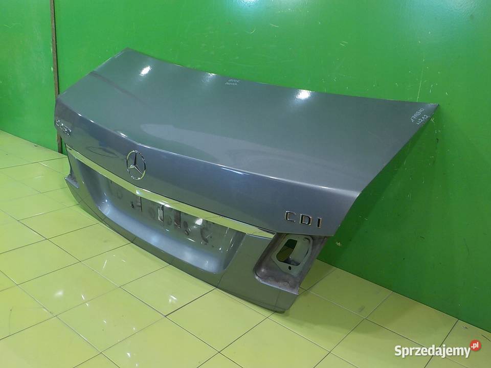 MERCEDES E W212 11r SEDAN 4D klapa tyl