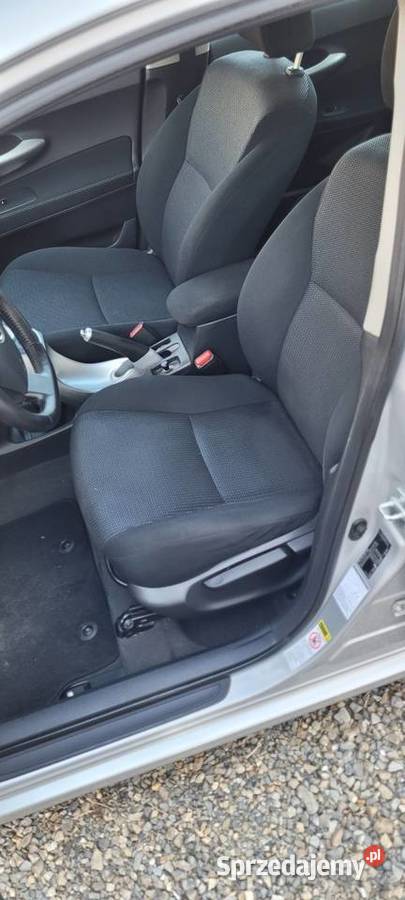 Toyota auris hybryda 18 zadbana 1 właściciel elektryczne lusterka świętokrzyskie Ostrowiec Świętokrzyski