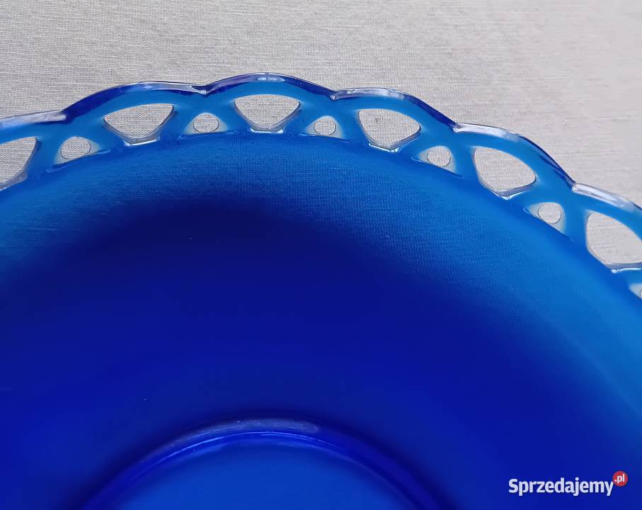 Kobaltowa miska z ażurowym obrzeżem Glaswerk wielkopolskie