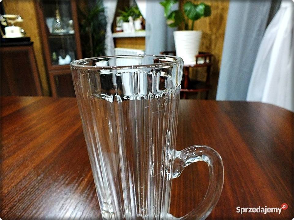 Kufel do piwa szklany Grube prasowane szkło Żary
