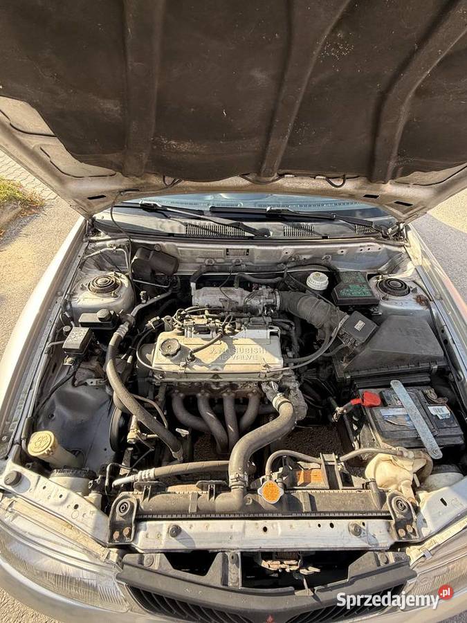 Mitsubishi Carisma 16 100 benzyna pierwszy 244856km Ostrowiec Świętokrzyski