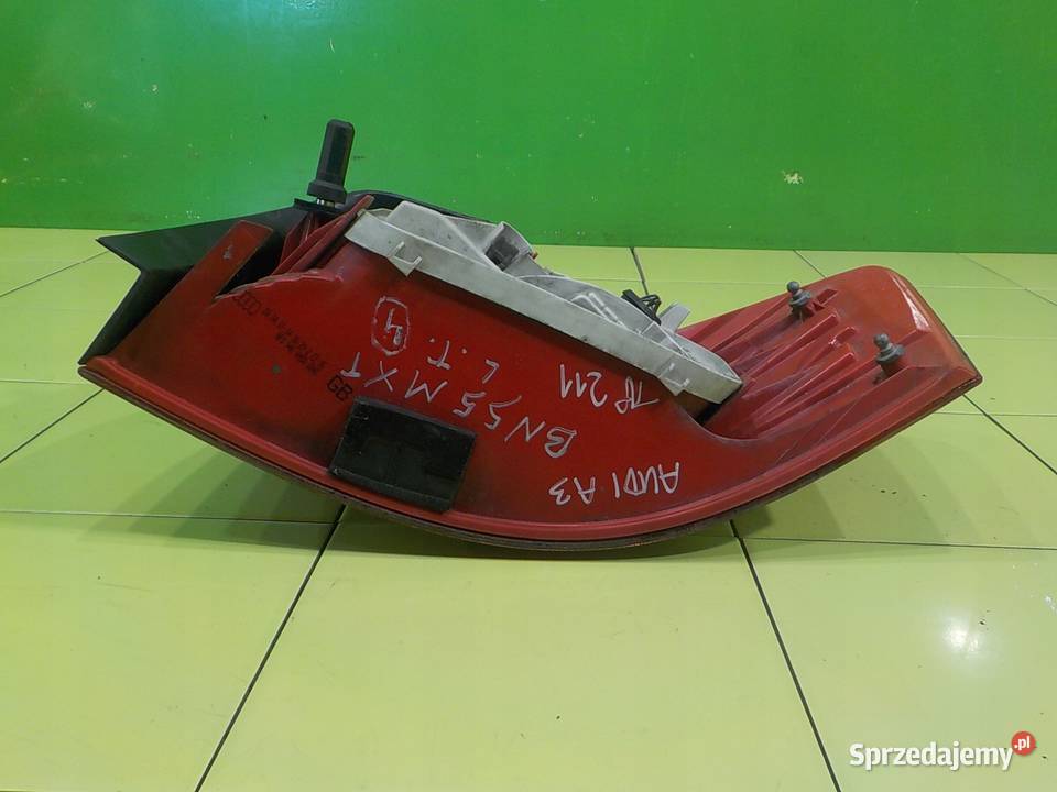 AUDI A3 8P II 20 TDI 05r HB 3D lampa lewa tyl Suków