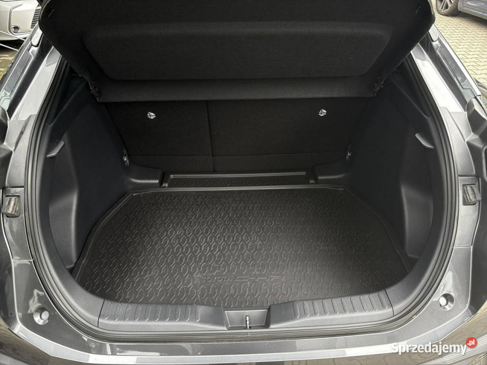 Toyota CHR 18 HSD 140 STYLE salon Polska