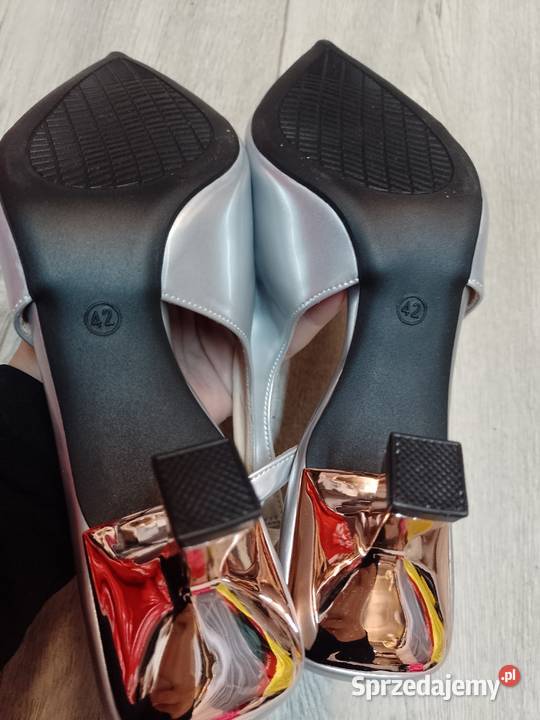 42 Srebrne bogato zdobione czółenka wieczorowe z Kraków sprzedam