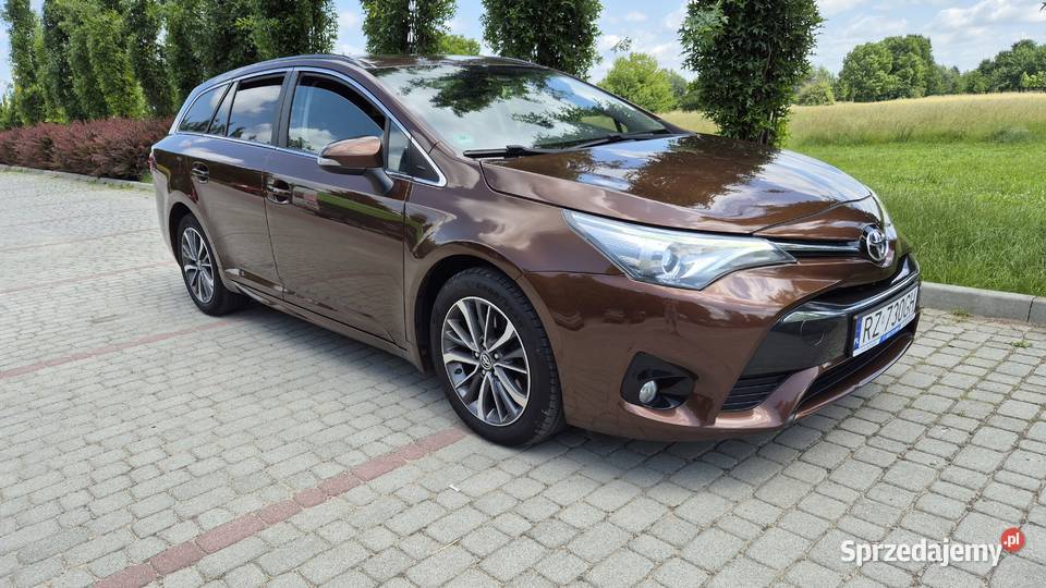 AVENSIS 20 D4D 143 bogata wersja bluetooth Rzeszów