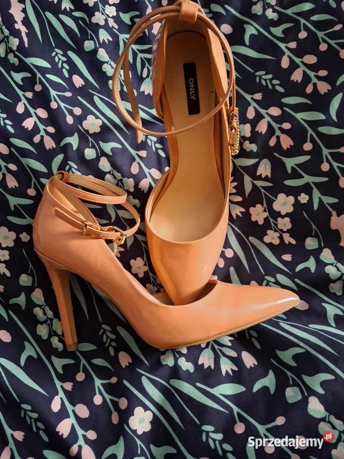 Szpilki pudrowy róż kujawsko-pomorskie