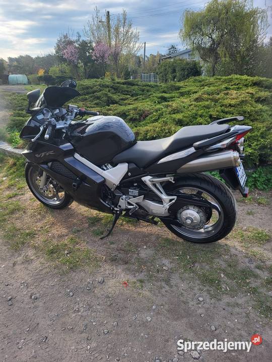 HONDA VFR 800 sportowy