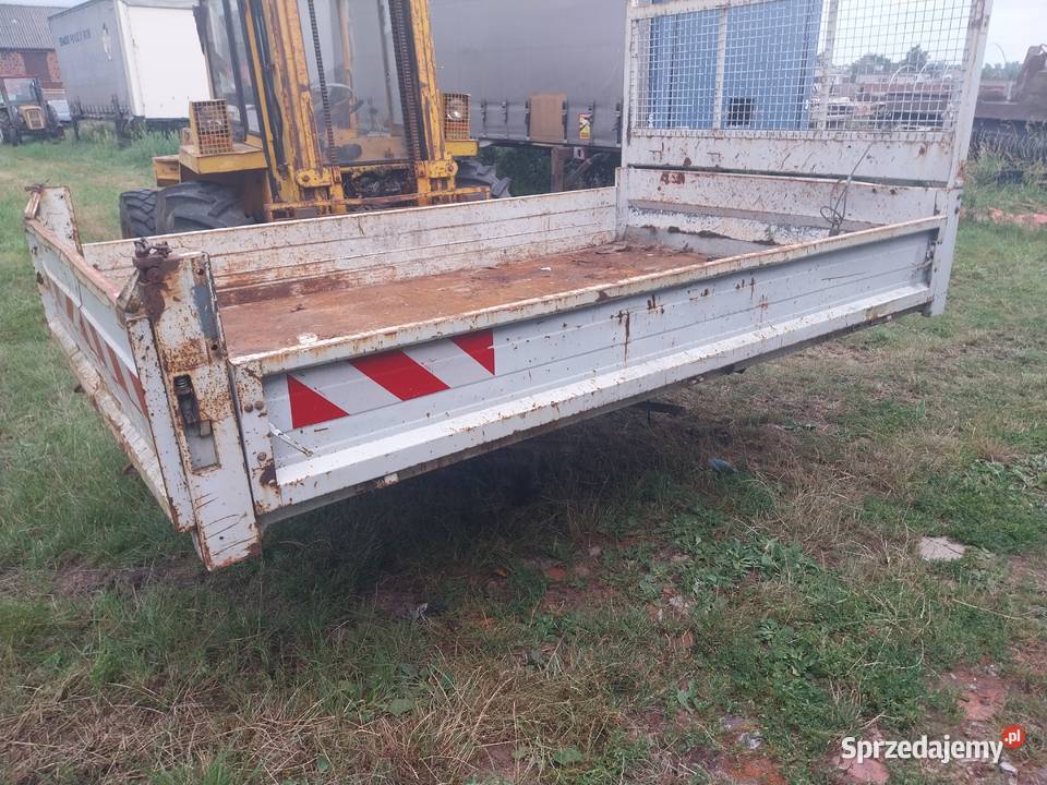 paka kiper zabudowa wywrot na busa dostawczego Iveco Borek