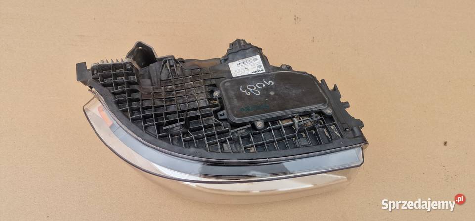 SCANIA R S LAMPA REFLEKTOR FULL LED PRAWY Bieleń