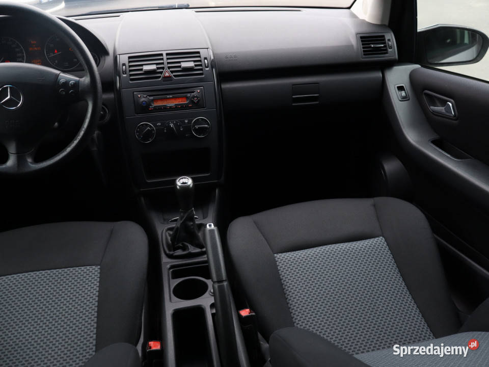 Mercedes A A 170 srebrny