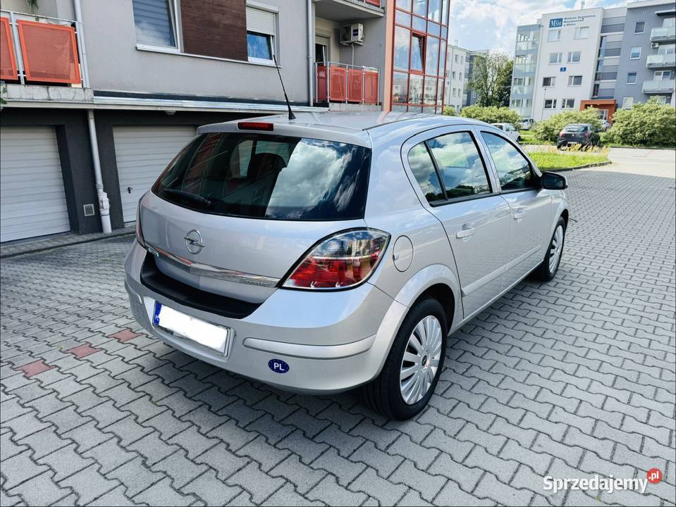 Opel Astra H 16 105 zadbane wnętrze brak korozji 105KM Mielec