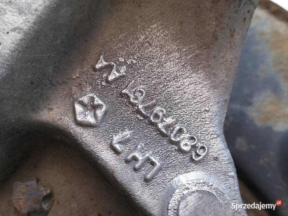 ZWROTNICA LEWY TYŁ 57 378 AWD 68079761AA Dodge osobowe Zwrotnice