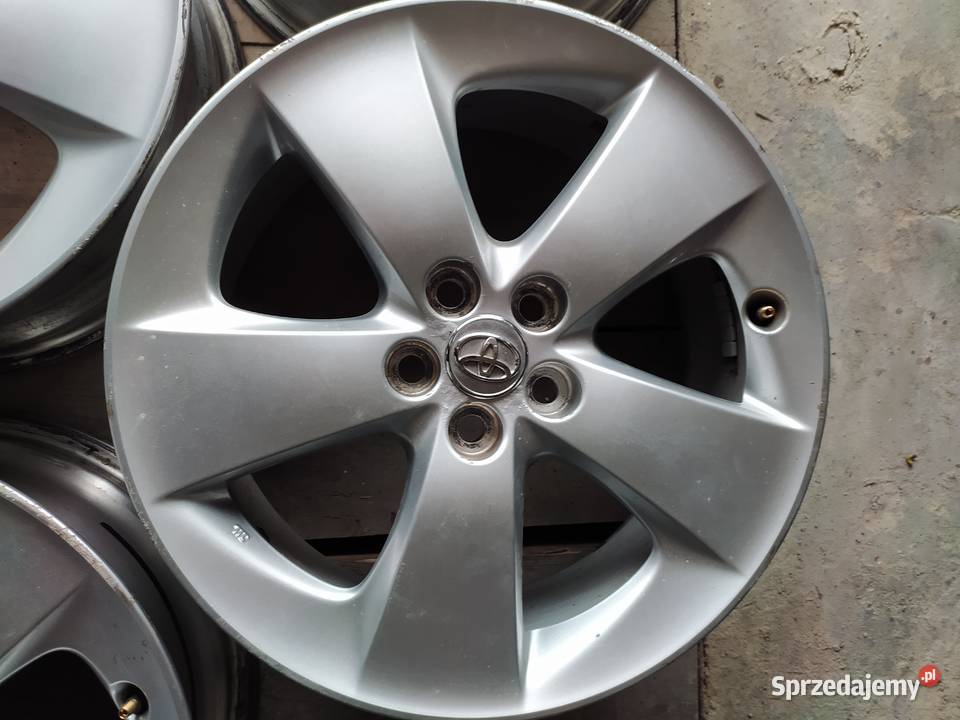 Alufelgi R17 z Toyoty Średnica 17" Samochodowe lubelskie Zamość