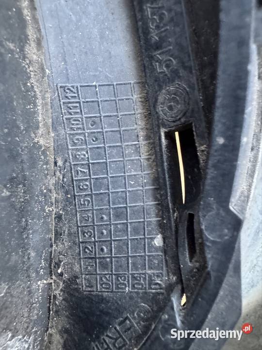 Grill nerka maski przód prawa BMW e46 lift Rok produkcji 2002 Międzychód