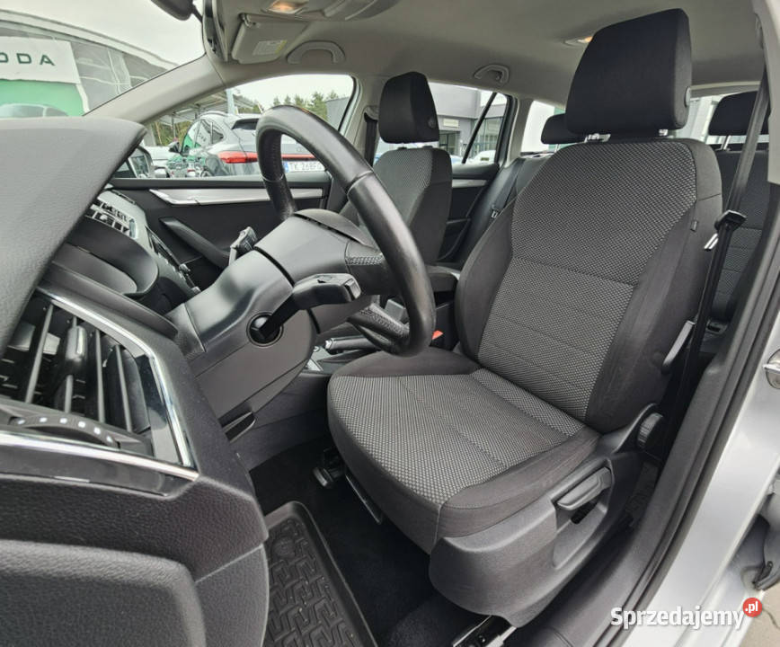 koda Octavia 16TDI 105 Ambition 2014 Salon III Kielce sprzedam