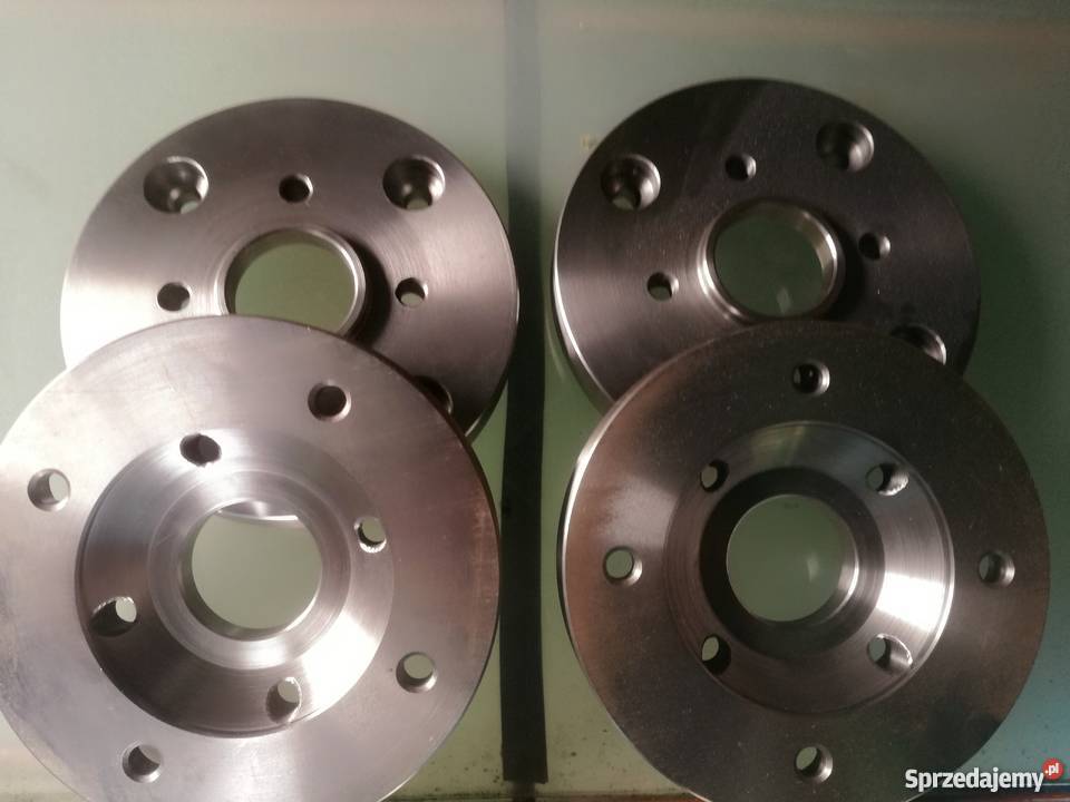 DYSTANSE ZMIENIAJĄCY ROZSTAW ŚRUB 4x108 na 5x130 Kartuzy