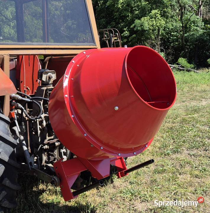 Betoniarka do ciągnika na WOM Stefanów Suserski sprzedam