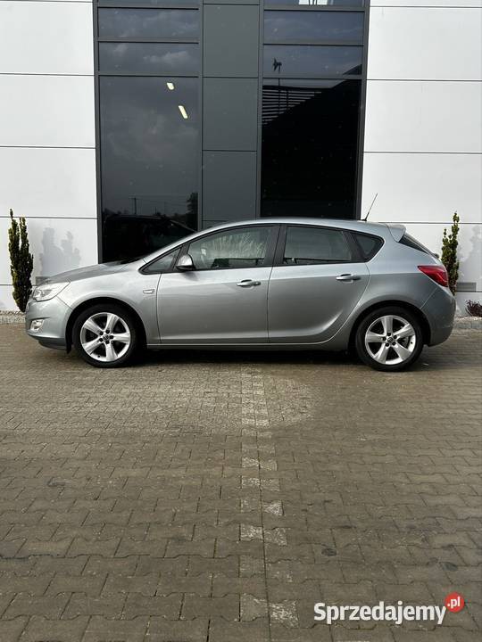 Opel Astra J 16 zwykła benzyna Klima 167 Puławy