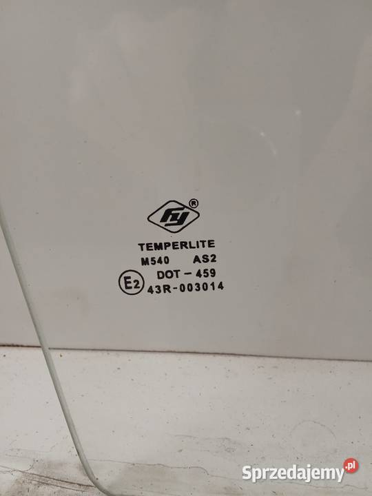 Szyba Boczna Prawa Przednia Opuszczana Opel Bralin