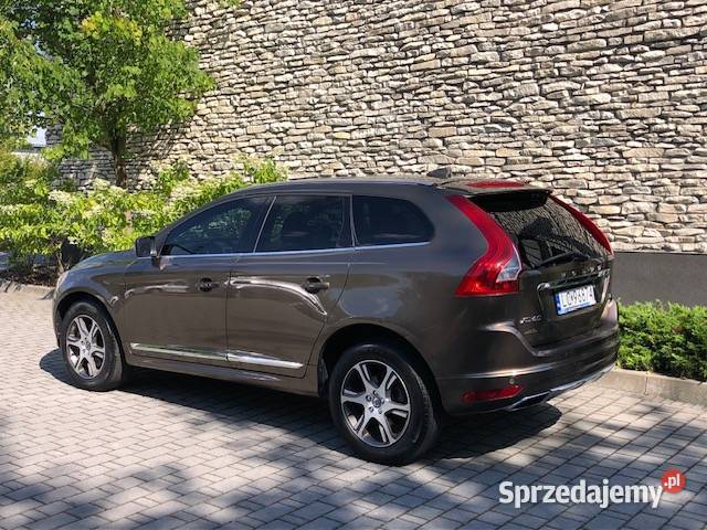 VOLVO XC60 30 T6 benzyna 304 zarejestrowany full Rok produkcji 2015 Chełm