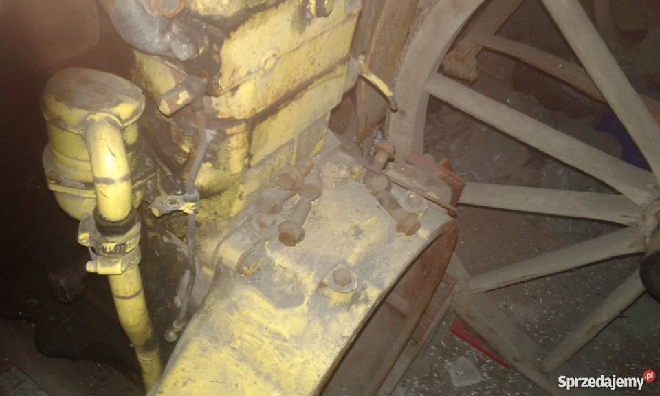 Silnik Fiat 6 cylindrowy Holland Laverda uszkodzony