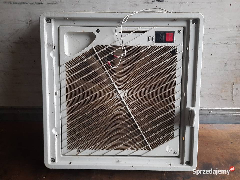Szyberdach z wiatrakiem 12V do przyczepy Skokowa